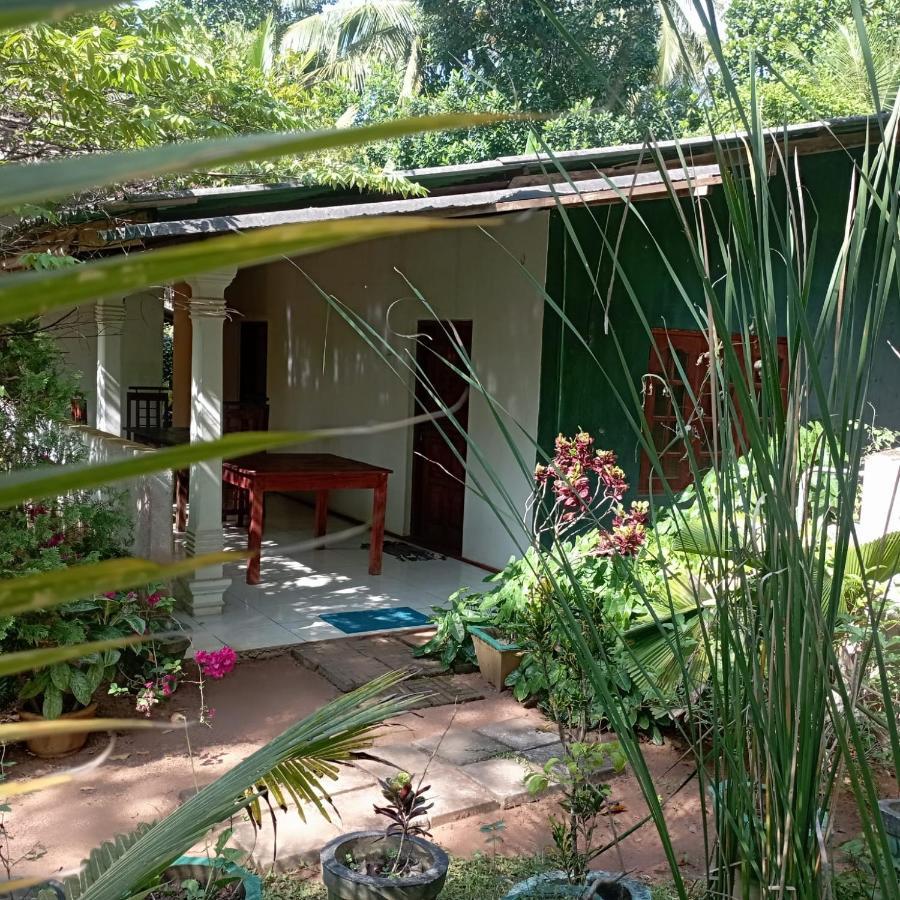 Sanjana Home Stay Хабарана Экстерьер фото