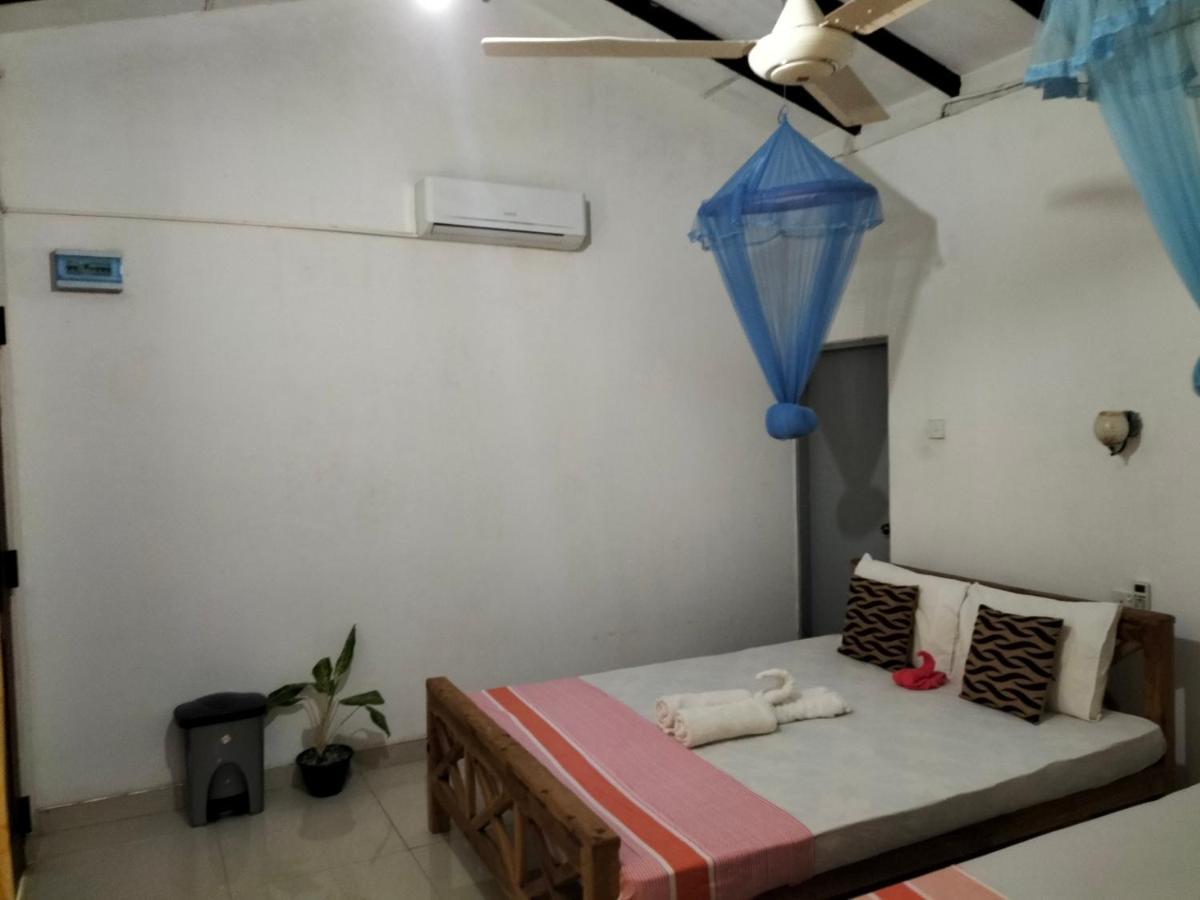 Sanjana Home Stay Хабарана Экстерьер фото