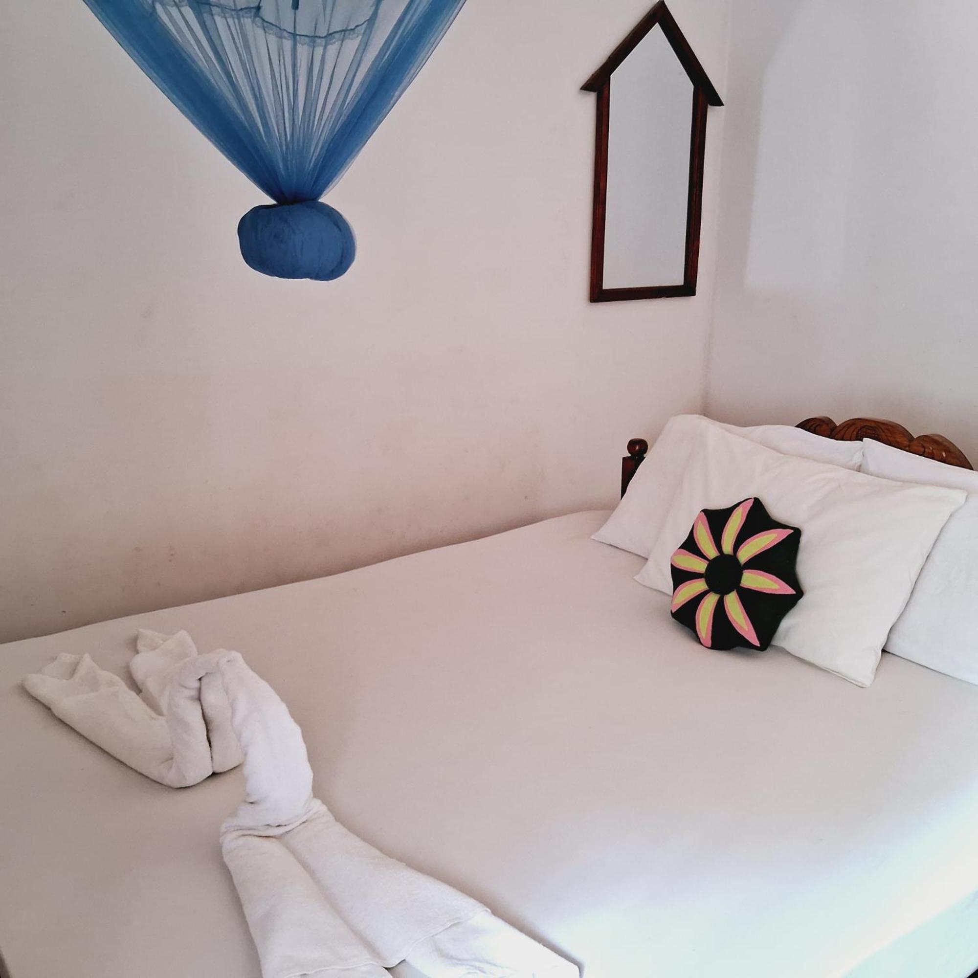 Sanjana Home Stay Хабарана Экстерьер фото