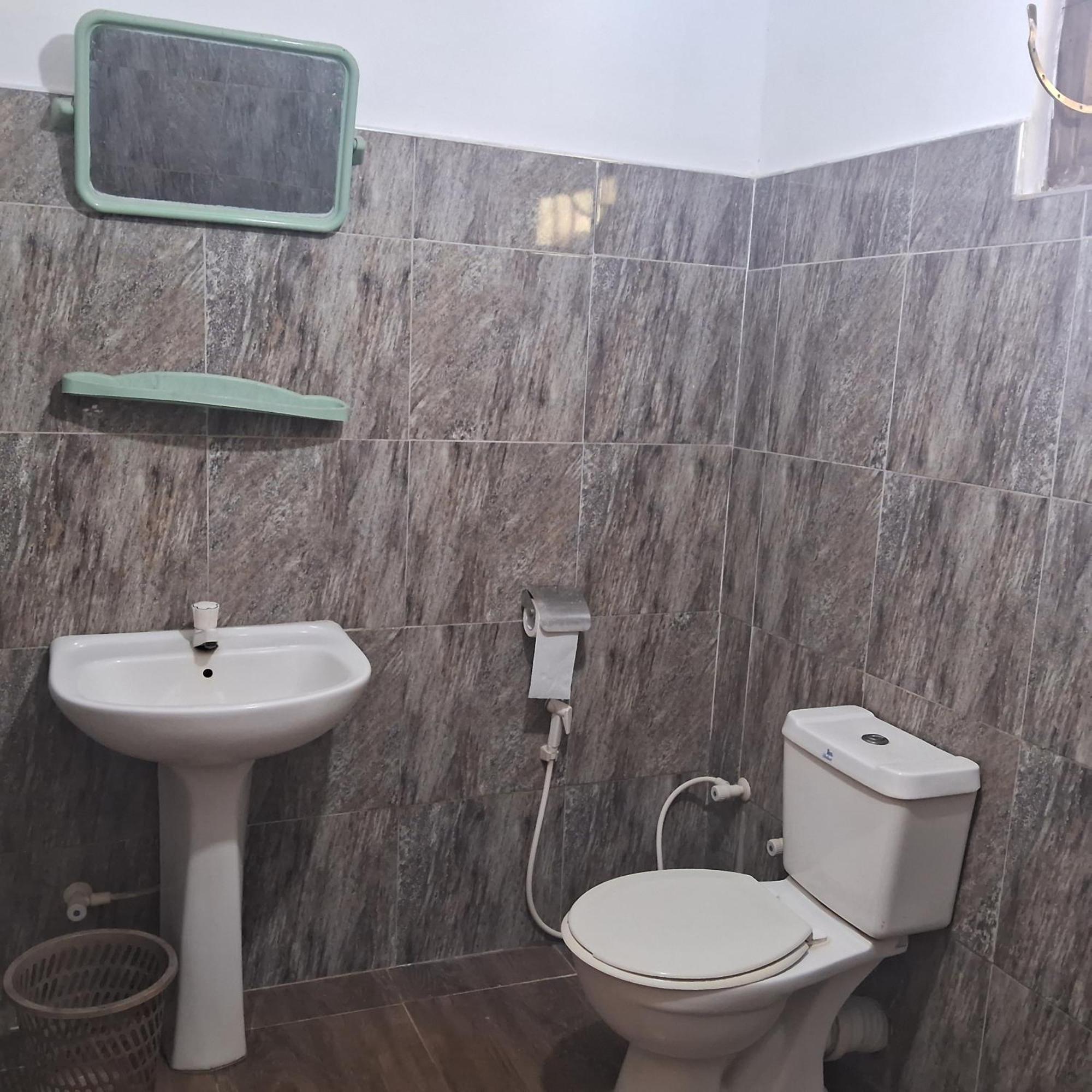Sanjana Home Stay Хабарана Экстерьер фото