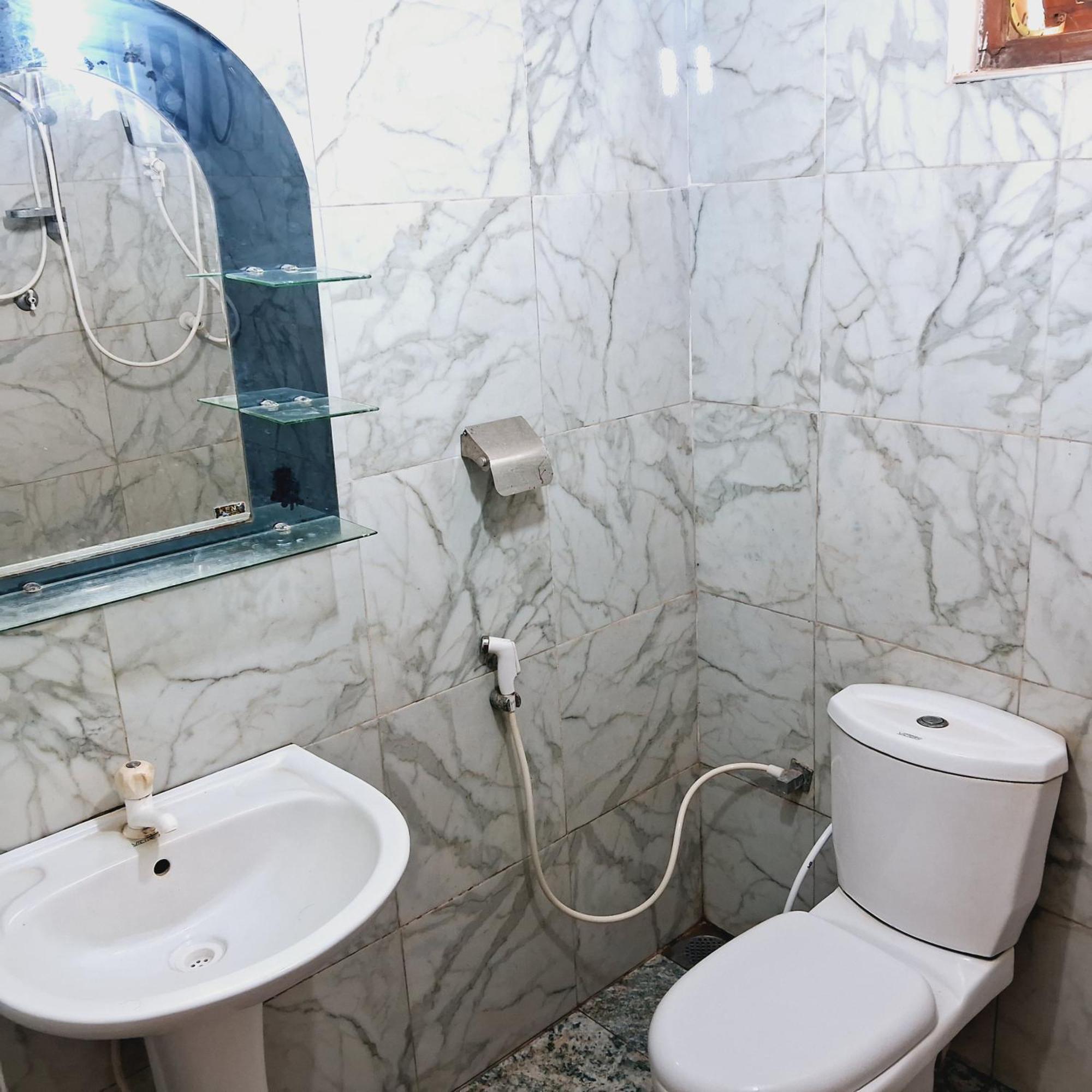 Sanjana Home Stay Хабарана Экстерьер фото