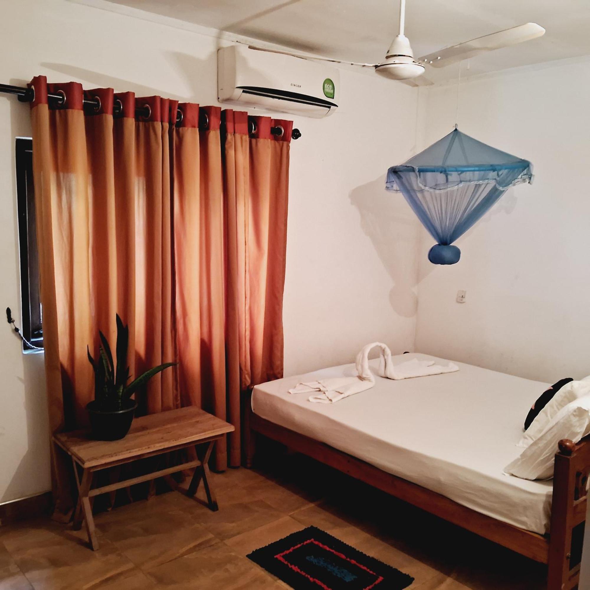 Sanjana Home Stay Хабарана Экстерьер фото